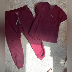 Figs Maroon Scrub Set
